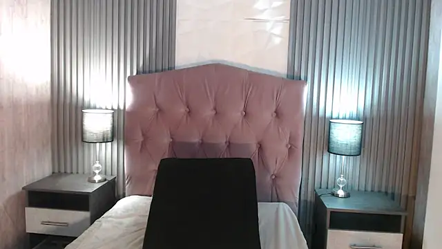 Snapshot of Bonnali_lune chatting on February 16, 7:43 pm Bonnali lune online show from February 16, 7:43 pm