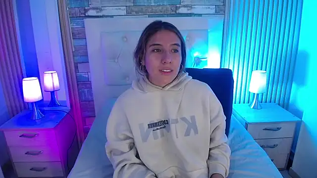 Snapshot of Bonnali_lune chatting on March 26, 3:12 am Bonnali lune online show from March 26, 3:12 am