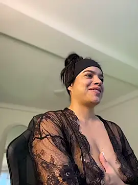 JuanitaMore01 online show from May 17, 8:27 pm