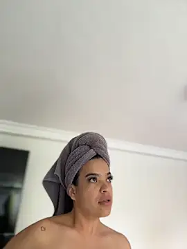 Snapshot of JuanitaMore01 chatting on July 2, 3:29 pm JuanitaMore01 online show from July 2, 3:29 pm
