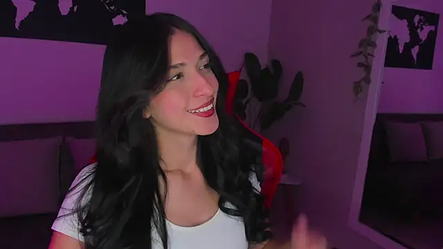 Snapshot of ZoeValencia1 chatting on April 25, 8:50 am ZoeValencia1 online show from April 25, 8:50 am