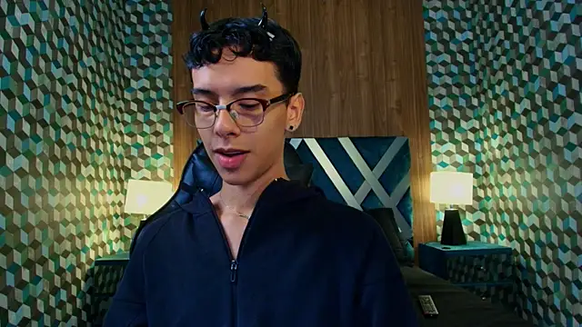 Aiden Royce online show from October 12, 8:41 pm