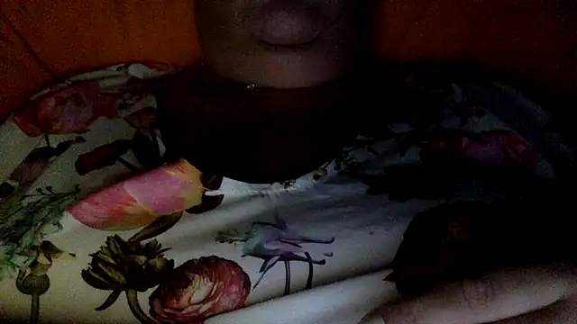 Snapshot of LaReginaNera chatting on June 29, 3:24 am LaReginaNera online show from June 29, 3:24 am