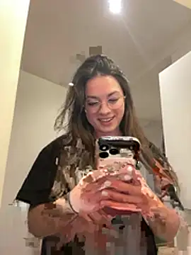 liloush   online show from April 18, 9:15 pm