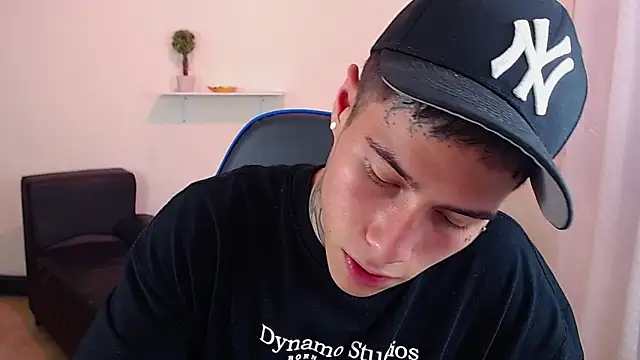 setthomas online show from February 25, 10:19 pm