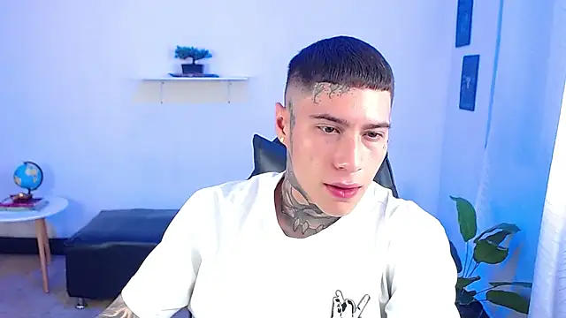 setthomas online show from April 28, 8:58 pm