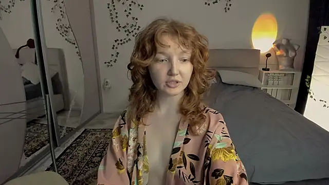 EmyRosaly online show from March 22, 2:31 pm