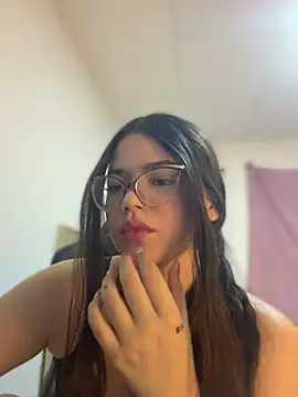 Snapshot of Valentina2390 chatting on July 9, 3:10 am Valentina2390 online show from July 9, 3:10 am