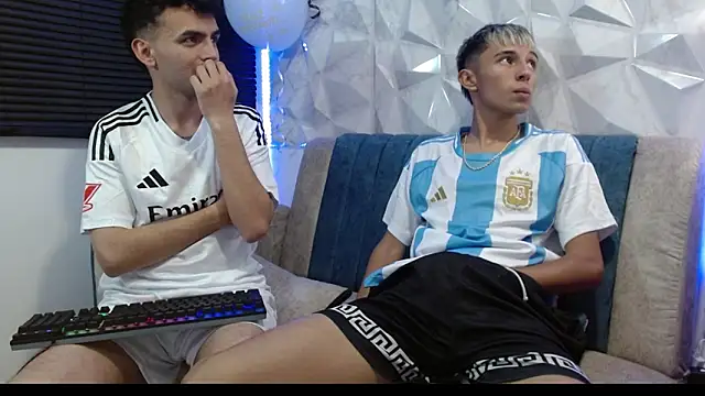 Isaac tan online show from September 18, 2:02 am