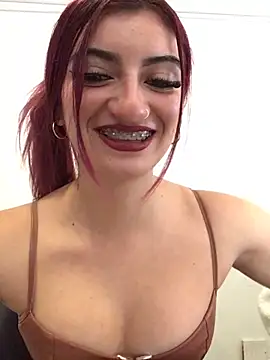 Snapshot of _aitana_001 chatting on October 15, 5:46 pm aitana 001 online show from October 15, 5:46 pm