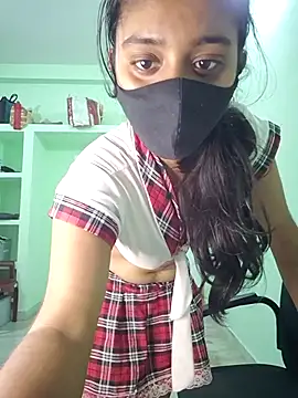 shrutee12 online show from February 1, 5:33 pm