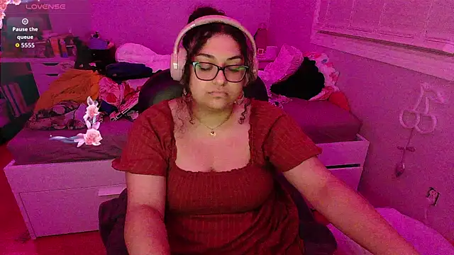 Snapshot of chericheesecake chatting on September 28, 3:56 am chericheesecake online show from September 28, 3:56 am