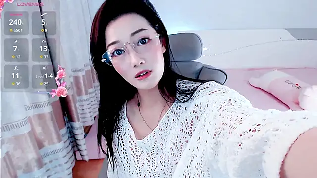 yaoyao-baby520 online show from December 15, 12:20 pm