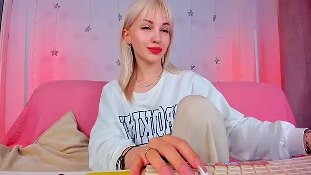 LisaFoxyMe online show from June 14, 1:14 am