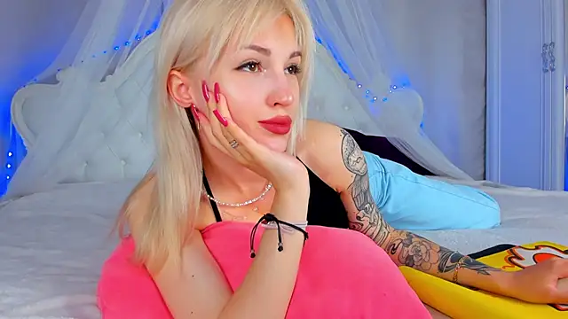 LisaFoxyMe online show from June 16, 1:19 am
