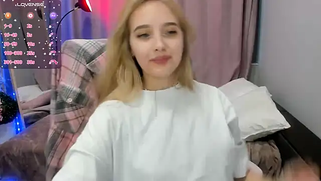 TaisiaHot online show from April 4, 8:12 am