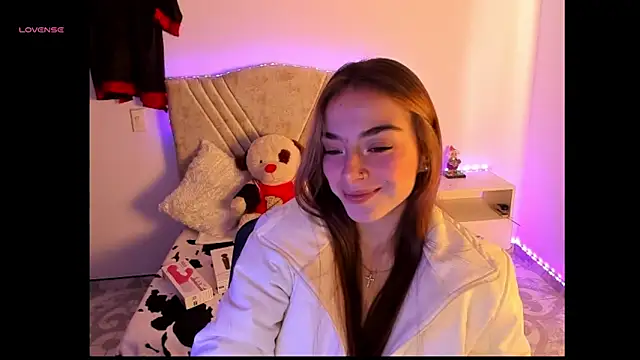 Snapshot of Mia_Victoria22 chatting on March 13, 1:40 pm Mia Victoria22 online show from March 13, 1:40 pm