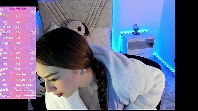 Snapshot of Mia_Victoria22 chatting on March 25, 2:28 am Mia Victoria22 online show from March 25, 2:28 am