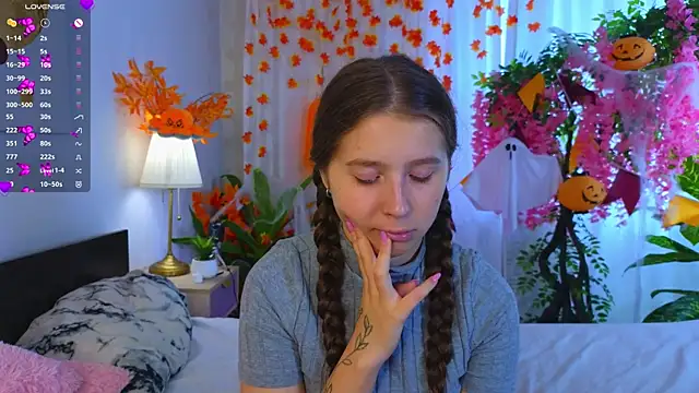 CatherineRichards online show from October 20, 9:43 am