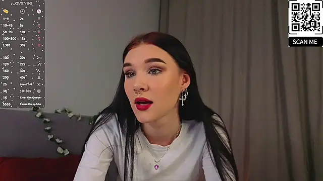 JenniferSullivan online show from September 28, 10:15 pm