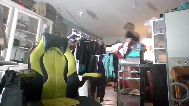 flavi1996 online show from December 23, 2:53 am