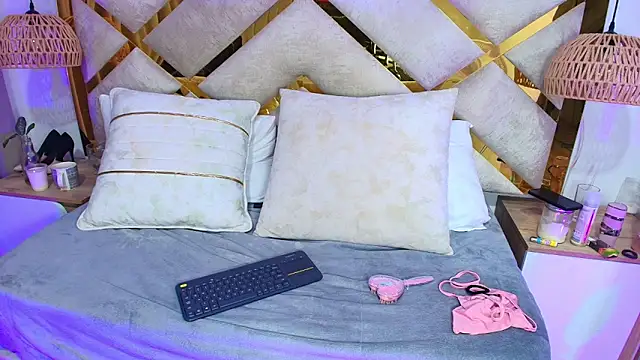 Snapshot of Scarlett_Vegaa chatting on October 3, 11:18 am Scarlett Vegaa online show from October 3, 11:18 am