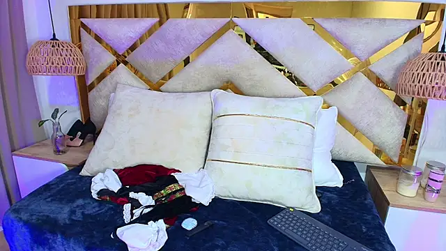 Snapshot of Scarlett_Vegaa chatting on October 6, 1:08 pm Scarlett Vegaa online show from October 6, 1:08 pm