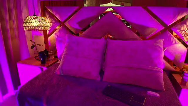 Snapshot of Scarlett_Vegaa chatting on November 1, 11:34 am Scarlett Vegaa online show from November 1, 11:34 am