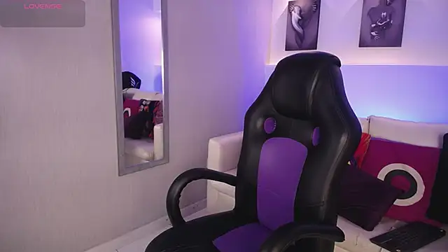 AdrianRinaldi online show from September 11, 9:04 pm