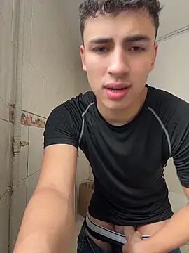 AdrianRinaldi online show from May 6, 2:11 pm