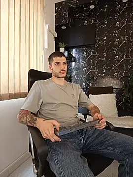 Snapshot of Rafael_Mendezz chatting on June 18, 8:13 pm Rafael Mendezz online show from June 18, 8:13 pm