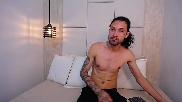 Hisoka 011 online show from September 27, 7:30 pm