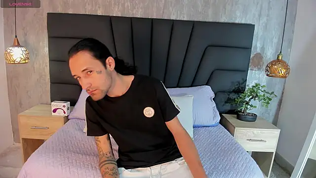 Hisoka 011 online show from October 18, 7:14 pm