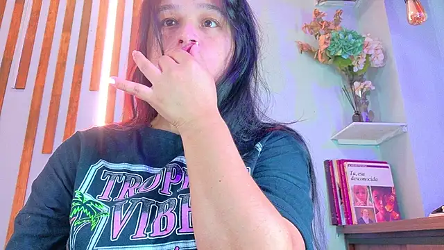 Jennifer Vega1 online show from October 13, 9:37 pm