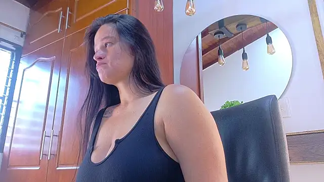 Jennifer Vega1 online show from May 6, 8:25 pm