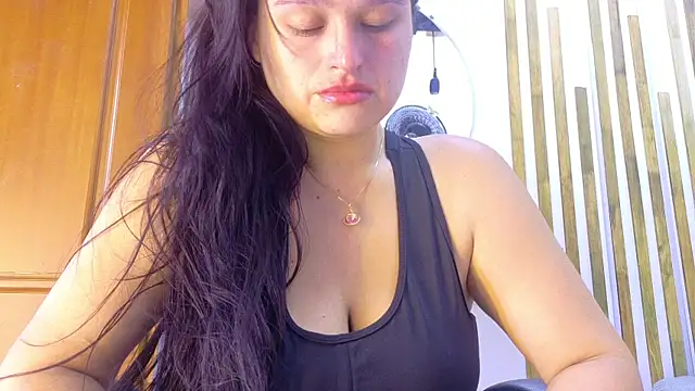 Jennifer Vega1 online show from May 19, 8:48 pm