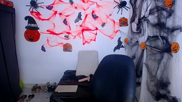 Snapshot of ValeriaHairy chatting on October 13, 2:00 am ValeriaHairy online show from October 13, 2:00 am