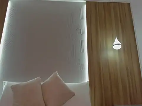 samantha 17  online show from March 14, 2:28 am