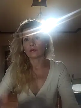 Julia Giulia online show from October 4, 9:13 pm