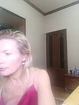 Julia Giulia online show from October 9, 9:24 pm