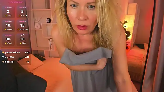 Julia Giulia online show from May 4, 6:31 am