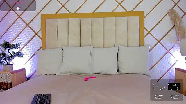 Snapshot of cocoamore chatting on October 18, 11:44 am cocoamore online show from October 18, 11:44 am