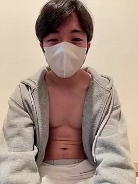 Yuma0718 online show from April 8, 1:00 pm