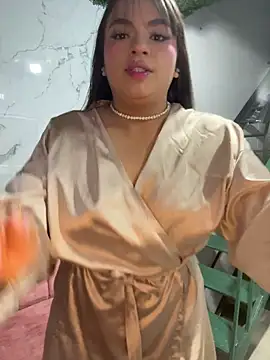 Karina Andrade online show from May 20, 7:09 pm
