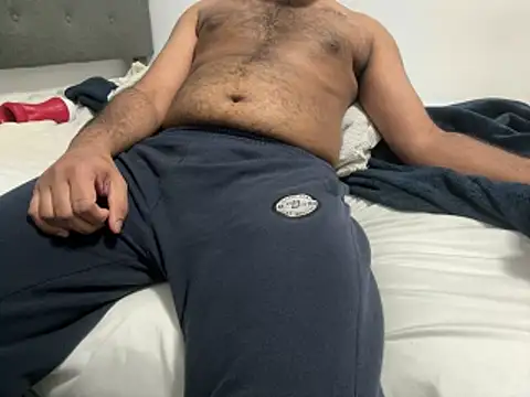 Snapshot of HothairyBoy2 chatting on March 17, 2:49 am HothairyBoy2 online show from March 17, 2:49 am