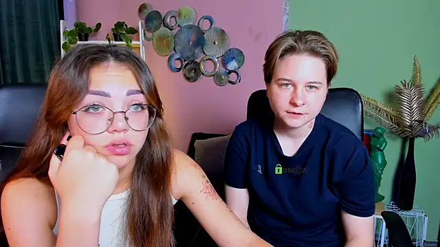 Snapshot of alex_jakson chatting on October 7, 5:37 am alex jakson online show from October 7, 5:37 am