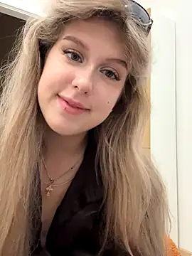 Lillian Dyson online show from September 13, 2:28 pm