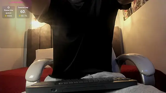 Snapshot of Oscar_and_dani chatting on October 11, 4:01 am Oscar and dani online show from October 11, 4:01 am