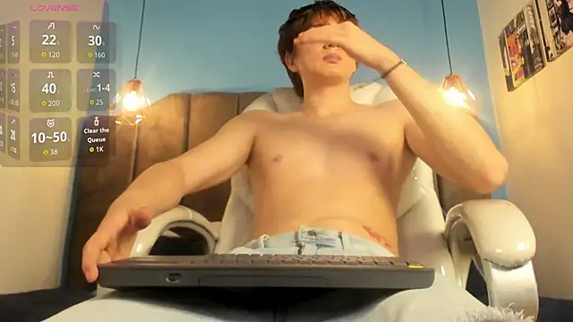 Snapshot of Oscar_and_dani chatting on February 16, 2:51 am Oscar and dani online show from February 16, 2:51 am