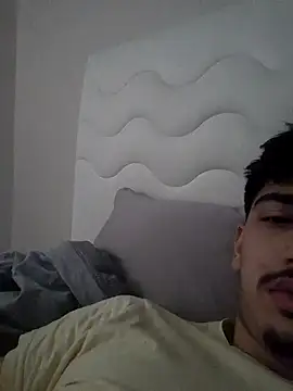 Snapshot of BichromeNonmetal chatting on January 15, 7:24 am BichromeNonmetal online show from January 15, 7:24 am